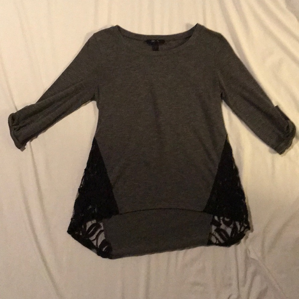 Quarter Sleeve Grey Shirt, lace on the sides